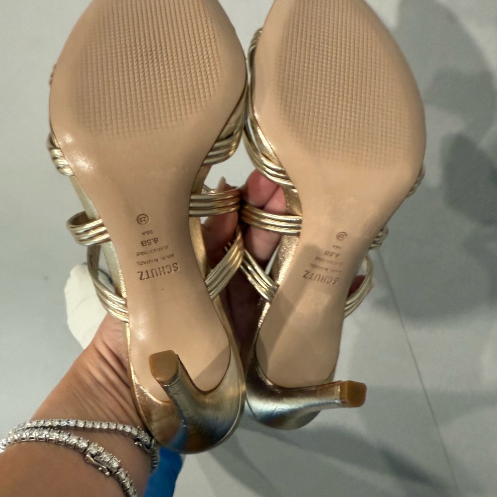 SCHUTZ Gold Heels Elegant Strappy Design - Picture 4 of 4
